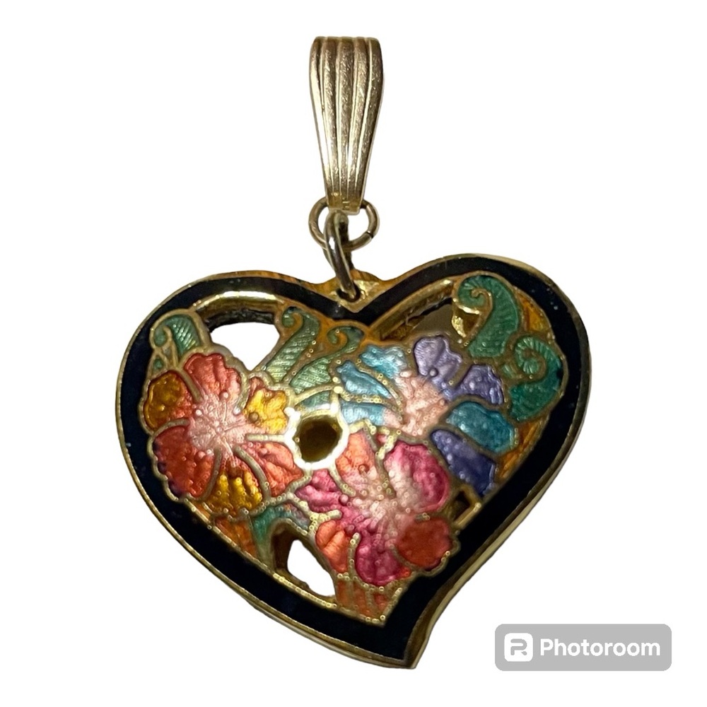 Vtg. Cloisonné Enamel Puff Heart w/gold pendant bail;black w/multi-color flowers